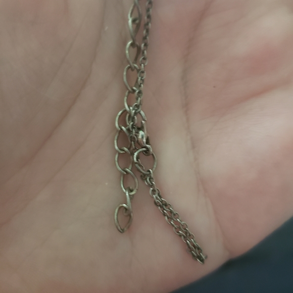 Simple Heart Necklace - Picture 2 of 3